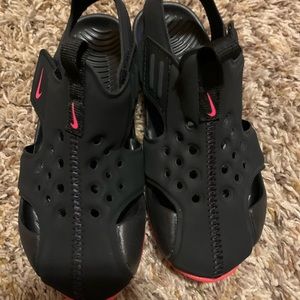 BRAND NEW W/O TAGS Nike Stingray Sandals